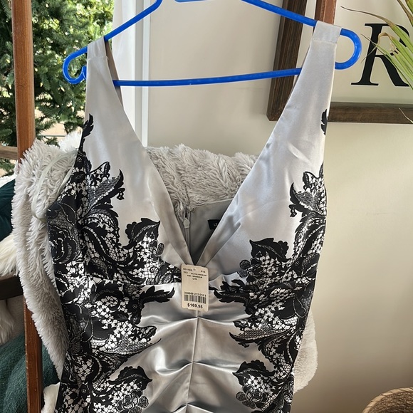 Le chateau Satin evening ruched cocktail dress - Picture 2 of 5